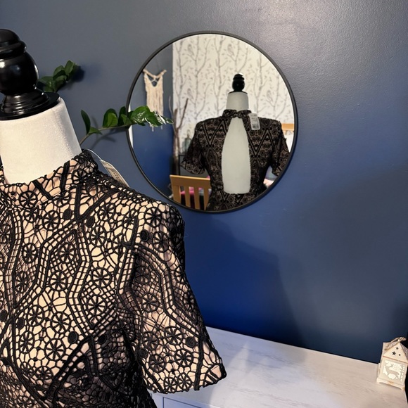 Nwt- backless lace dress - Picture 3 of 9
